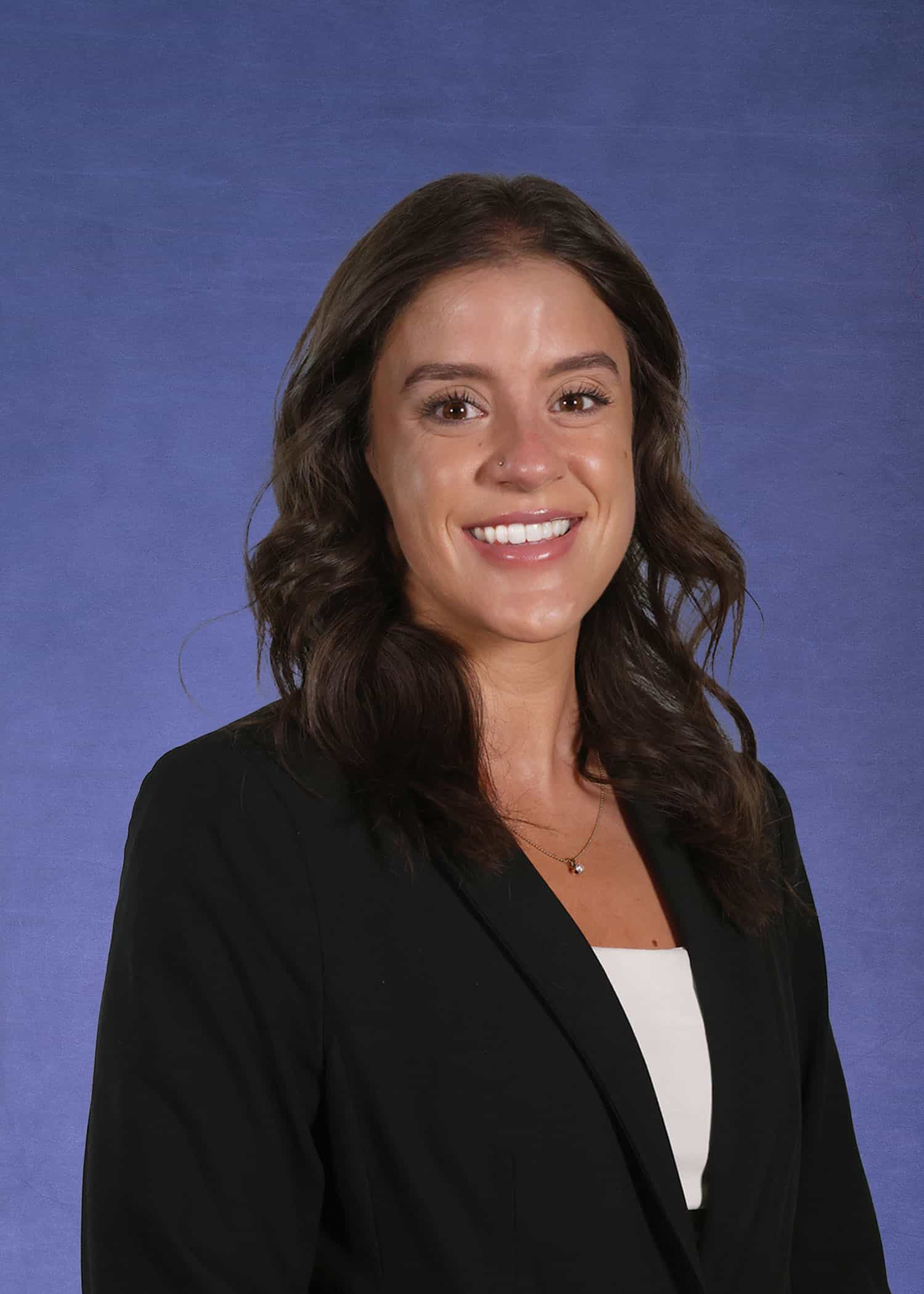 Headshot_Raquel Boglio_Badge_1500 x 2100 Caleb Speyrer